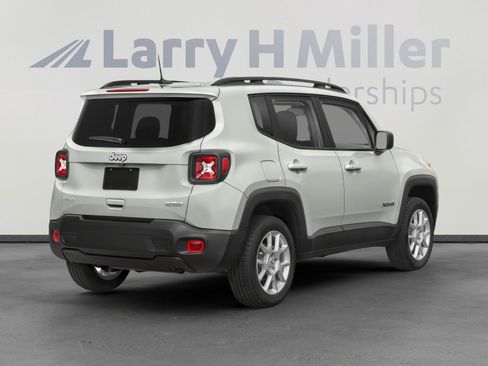 Used 2023 Jeep Renegade Altitude AWD/4WD image 2
