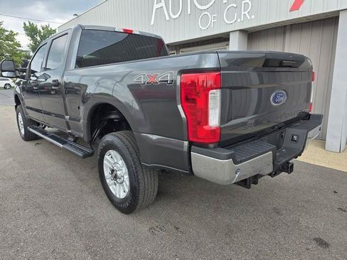Used 2017 Ford F250 XLT w/ XLT Value Package AWD/4WD image 4