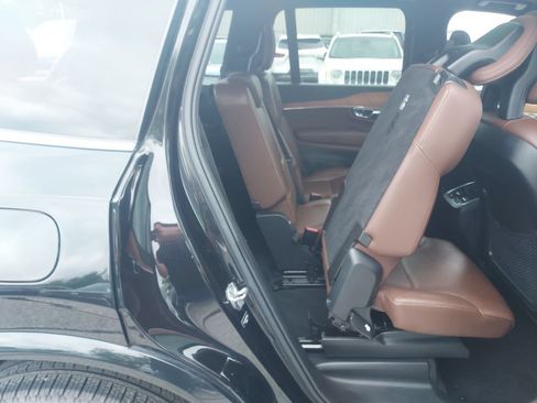 Used 2021 Volvo XC90 T6 Momentum w/ Advanced Package AWD/4WD image 37