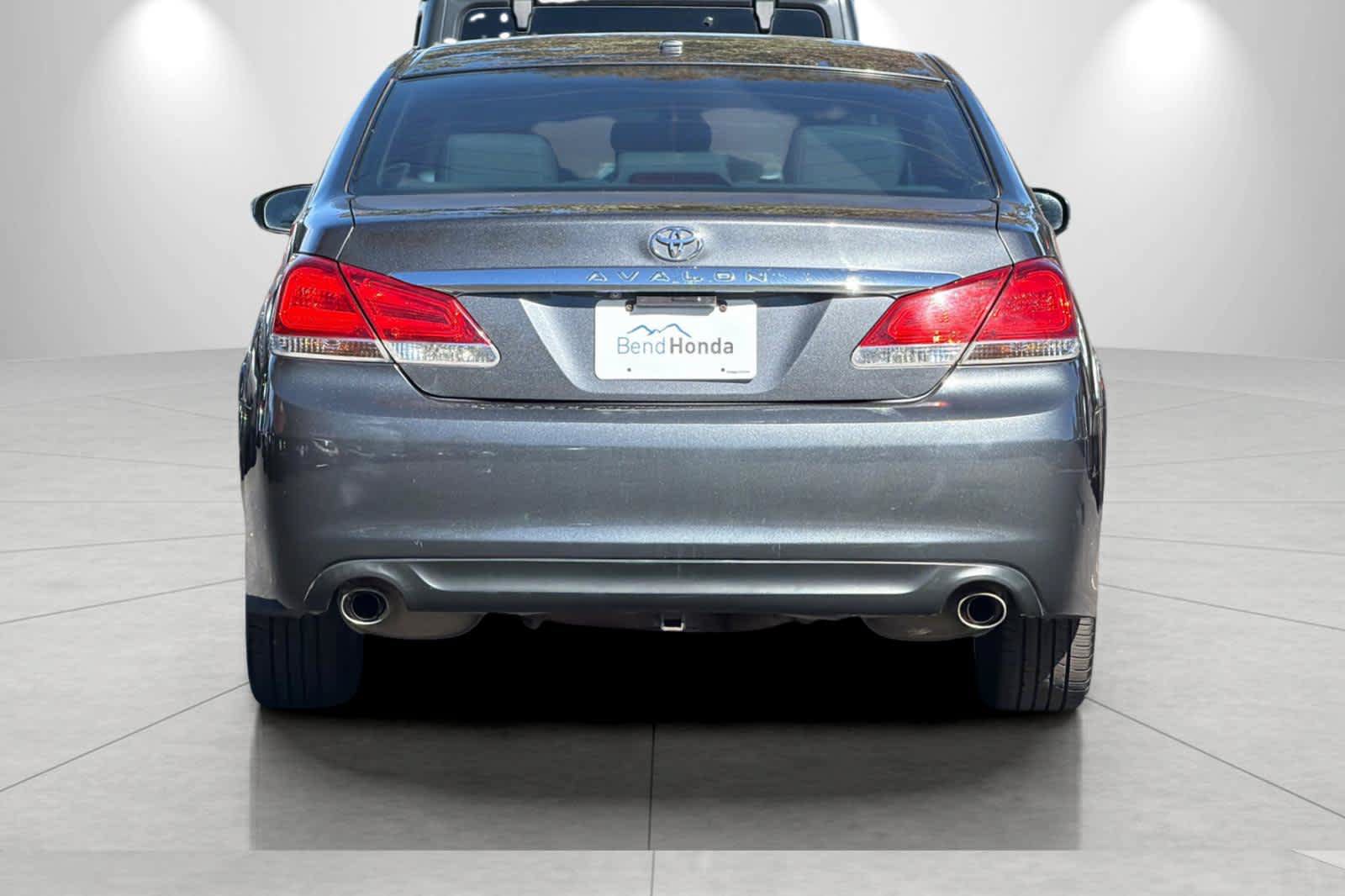 Used 2011 Toyota Avalon Limited FWD image 7