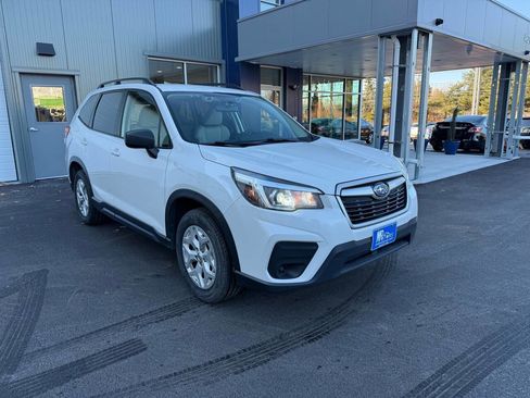 Used 2020 Subaru Forester Base AWD 4dr Crossover w/ Alloy Wheel Package image 4