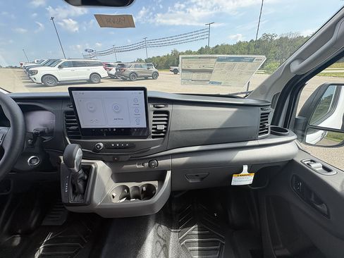 New 2026 Ford Transit 250 Low Roof RWD image 21