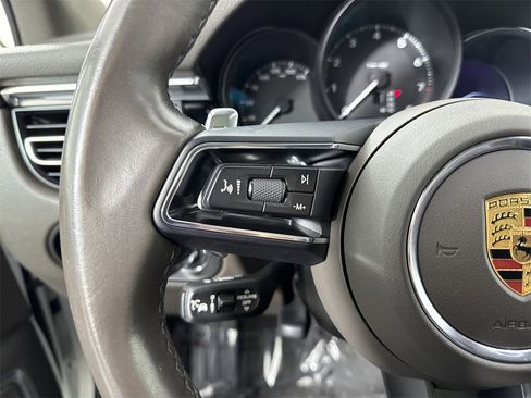 Certified 2023 Porsche Macan image 38