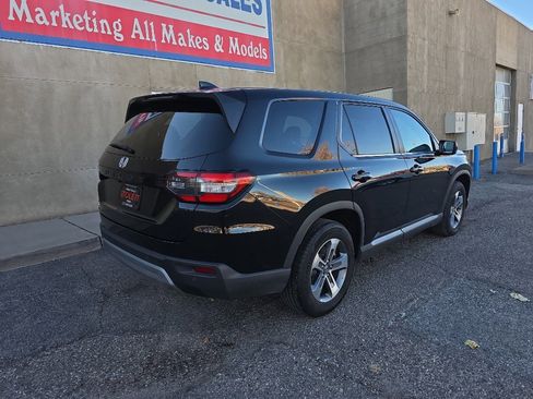 Used 2024 Honda Pilot EX-L image 8