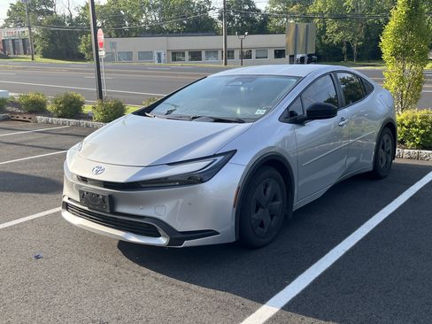 Certified 2026 Toyota Prius Plug-In Hybrid FWD image 2