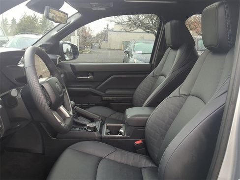 Used 2024 Toyota Tacoma TRD Off-Road image 13