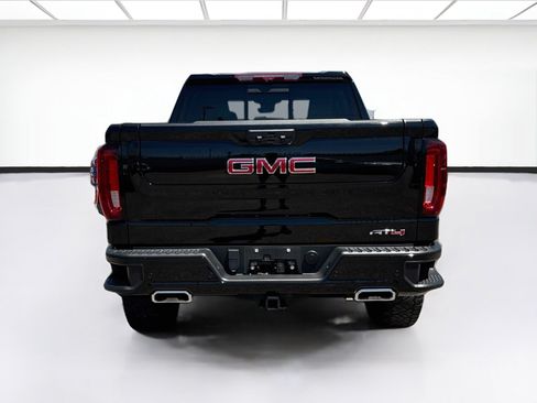 Used 2024 GMC Sierra 1500 AT4 w/ Technology Package AWD/4WD image 5