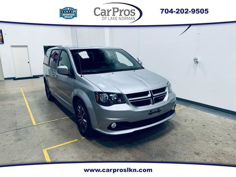 Used 2018 Dodge Grand Caravan GT image 1
