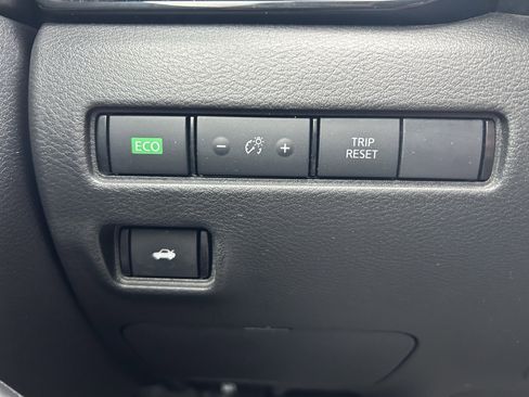 Used 2023 Nissan Sentra SV image 14