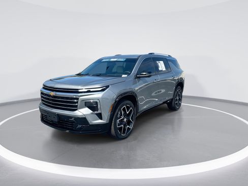 Used 2026 Chevrolet Traverse High Country w/ LPO, Floor Liner Package FWD image 5