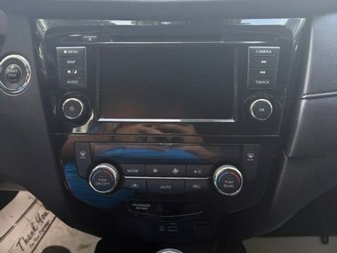 Used 2019 Nissan Rogue SV w/ Premium Package AWD/4WD image 19