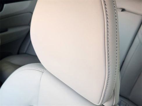 Certified 2025 Volvo XC60 T8 Ultra w/ Protection Package Premier image 17