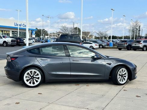 Used 2023 Tesla Model 3 Standard Range image 5