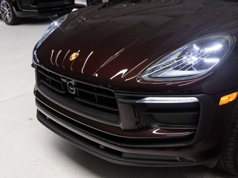 Certified 2026 Porsche Macan AWD/4WD image 33