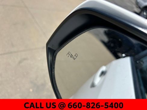 Used 2021 Toyota RAV4 XLE w/ Carpet Mat Package (TMS) image 12