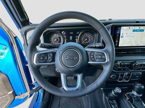 Used 2024 Jeep Wrangler Sahara image 11