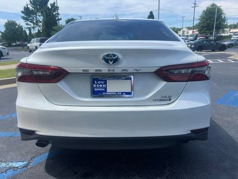 Used 2022 Toyota Camry XLE FWD image 7
