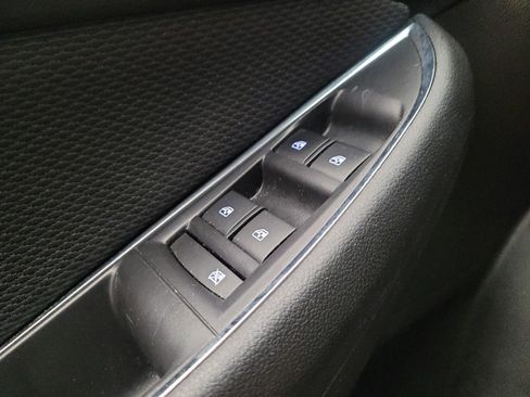 Used 2019 Chevrolet Cruze LS FWD image 27