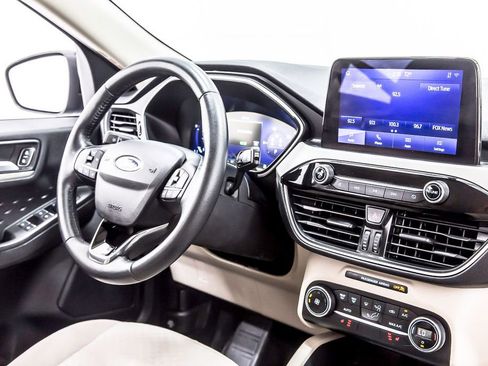 Used 2020 Ford Escape SE Sport image 18