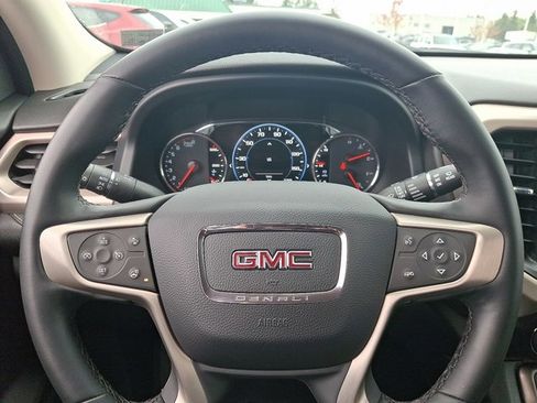 Used 2023 GMC Acadia Denali image 18