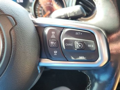 Used 2019 Jeep Wrangler Unlimited Sahara AWD/4WD image 34