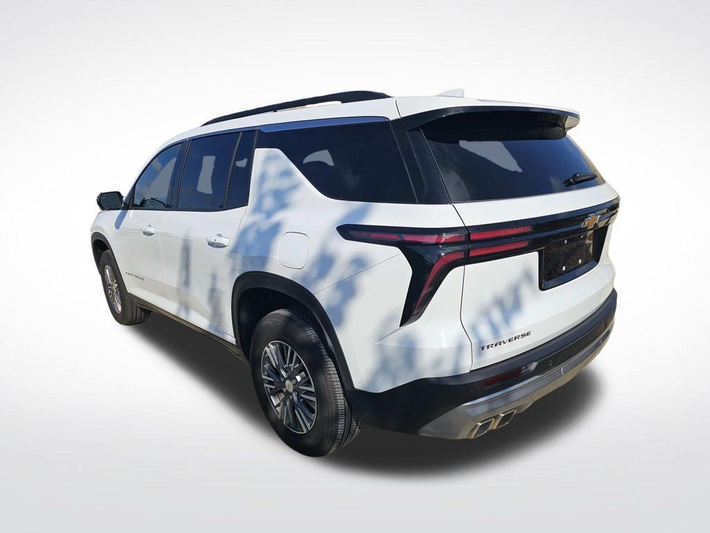 Used 2024 Chevrolet Traverse LT w/ LPO, Floor Liner Package FWD image 13