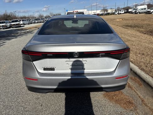 Used 2024 Honda Accord EX image 9