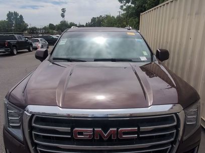 Used 2022 GMC Yukon SLT w/ SLT Luxury Package