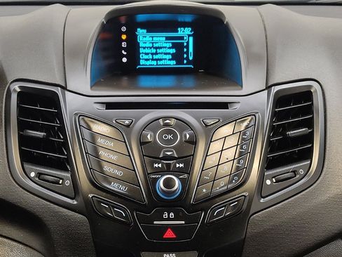 Used 2017 Ford Fiesta SE image 25