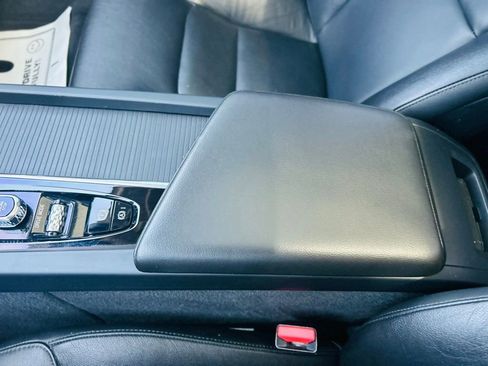 Used 2020 Volvo S60 T5 Momentum image 39