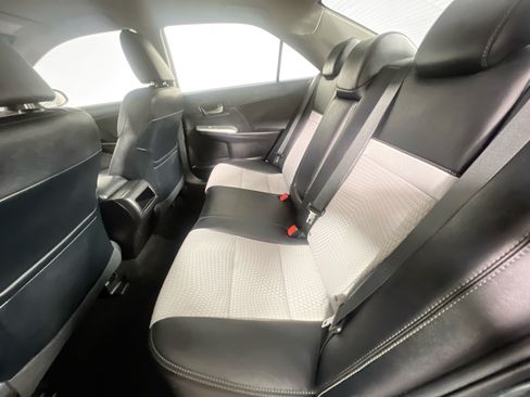 Used 2014 Toyota Camry SE FWD image 28