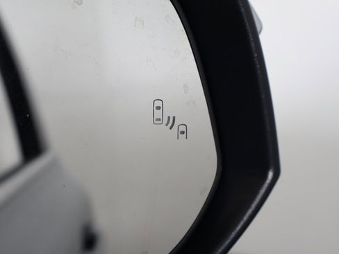 Used 2017 Toyota Highlander XLE image 42