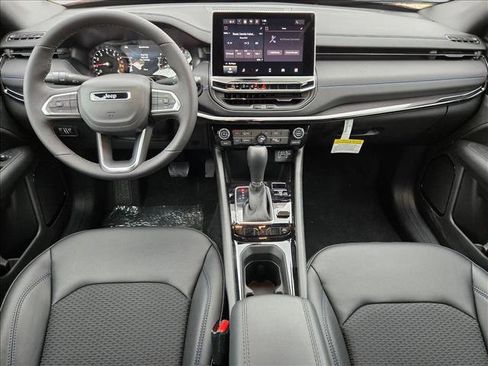 New 2026 Jeep Compass Latitude image 14