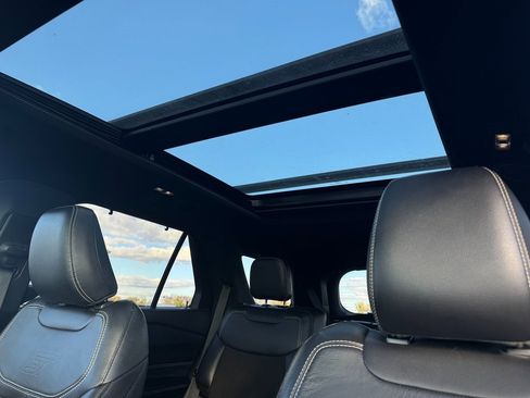 Used 2022 Ford Explorer ST w/ ST Street Pack image 11