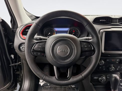 Used 2022 Jeep Renegade Trailhawk AWD/4WD image 12