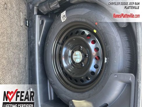 Used 2023 Jeep Grand Cherokee Overland w/ Luxury Tech Group IV image 37