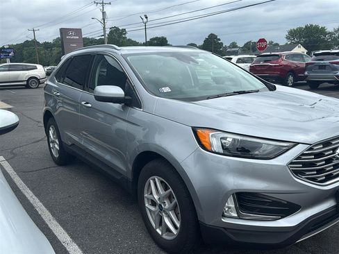 Used 2022 Ford Edge SEL w/ Convenience Package AWD/4WD image 2
