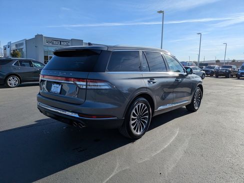 Used 2023 Lincoln Aviator Reserve w/ Equipment Group 201A image 3