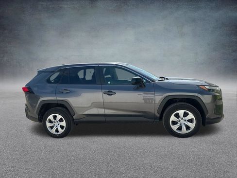 Used 2025 Toyota RAV4 LE AWD/4WD image 32