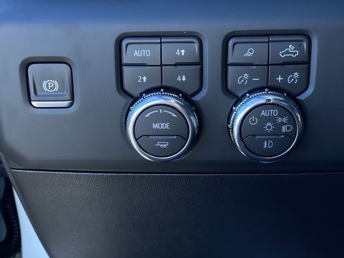 New 2026 GMC Sierra 3500 Denali Ultimate AWD/4WD image 28