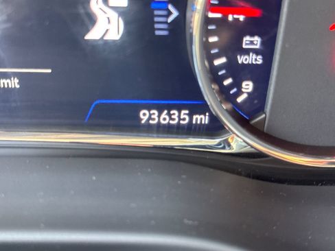 Used 2021 GMC Acadia AT4 w/ Technology Package AWD/4WD image 21
