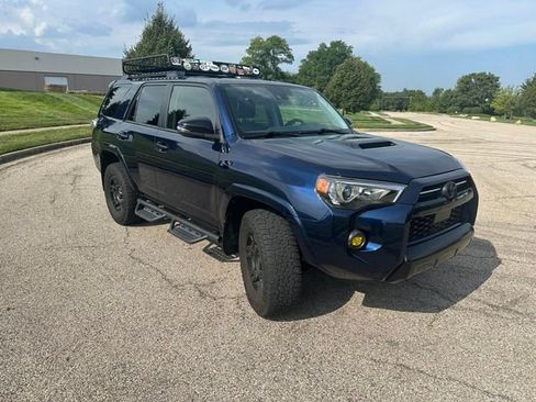Used 2021 Toyota 4Runner Venture w/ Moonroof Package AWD/4WD image 4
