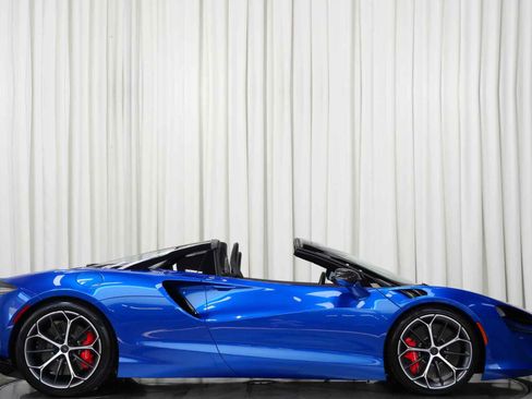 Used 2025 McLaren Artura Spider RWD image 2