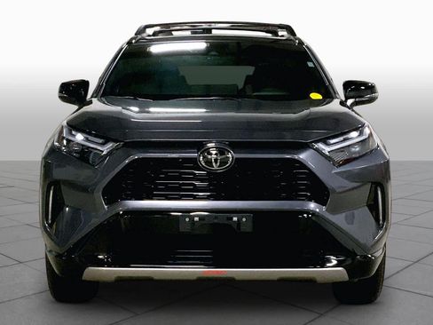 Used 2025 Toyota RAV4 XSE w/ Weather Package AWD/4WD image 4