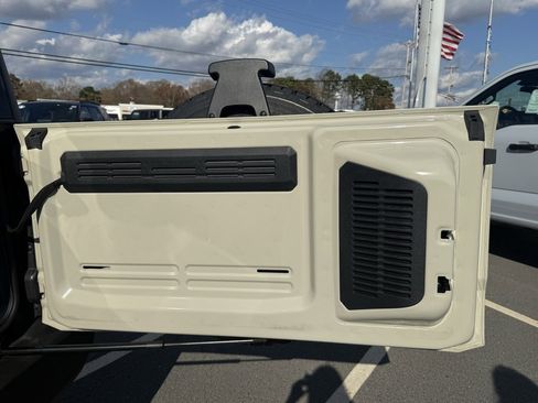 Used 2025 Ford Bronco Big Bend image 6