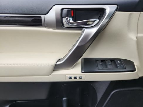 Used 2023 Lexus GX 460 Luxury w/ Sport Design Package AWD/4WD image 21