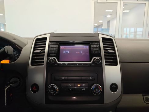 Used 2017 Nissan Frontier SV image 21