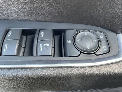 Used 2023 Chevrolet Silverado 1500 LT AWD/4WD image 12