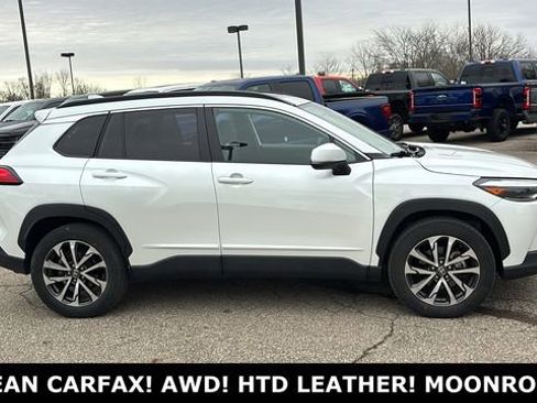 Used 2023 Toyota Corolla Cross XLE w/ Convenience Package image 28