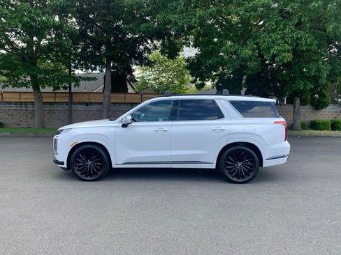 Used 2025 Hyundai Palisade Calligraphy AWD/4WD image 2